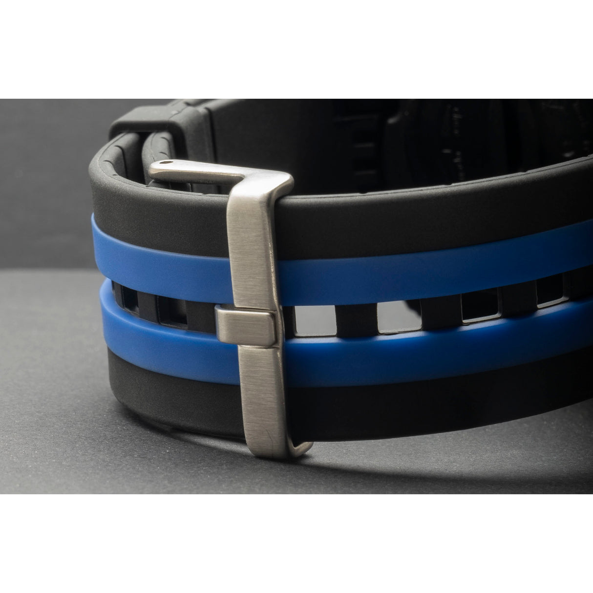 Cressi Leonardo dive computer with wrist strap