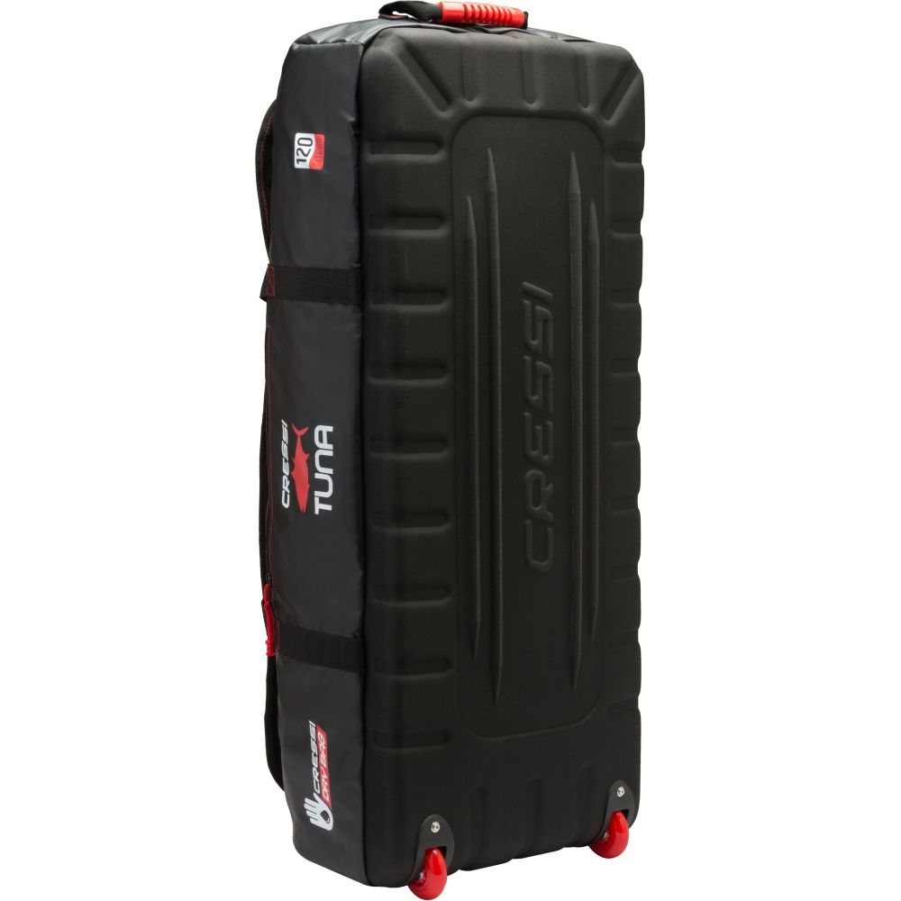 Heavy-duty dive luggage with dry seal closure