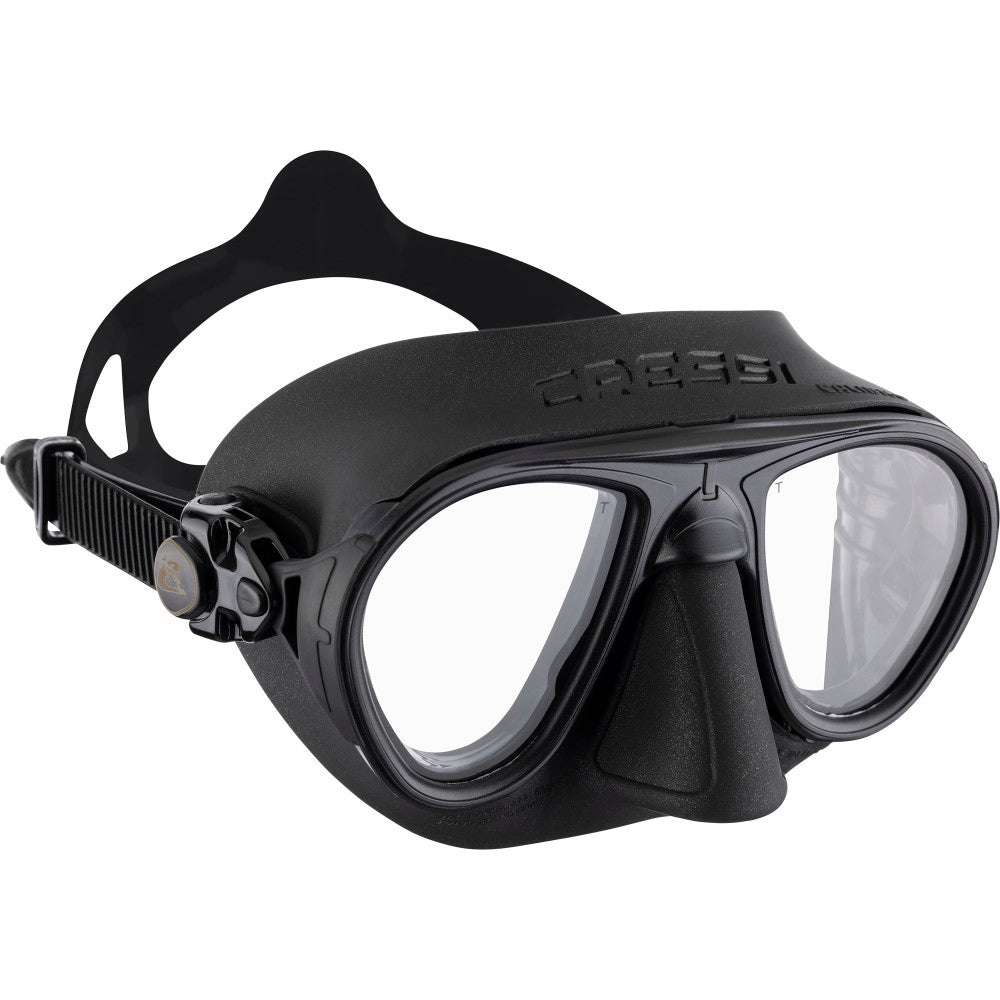 Low-volume Cressi Calibro mask for scuba divers