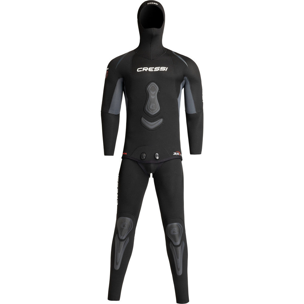 Open-cell neoprene wetsuit spearfishing