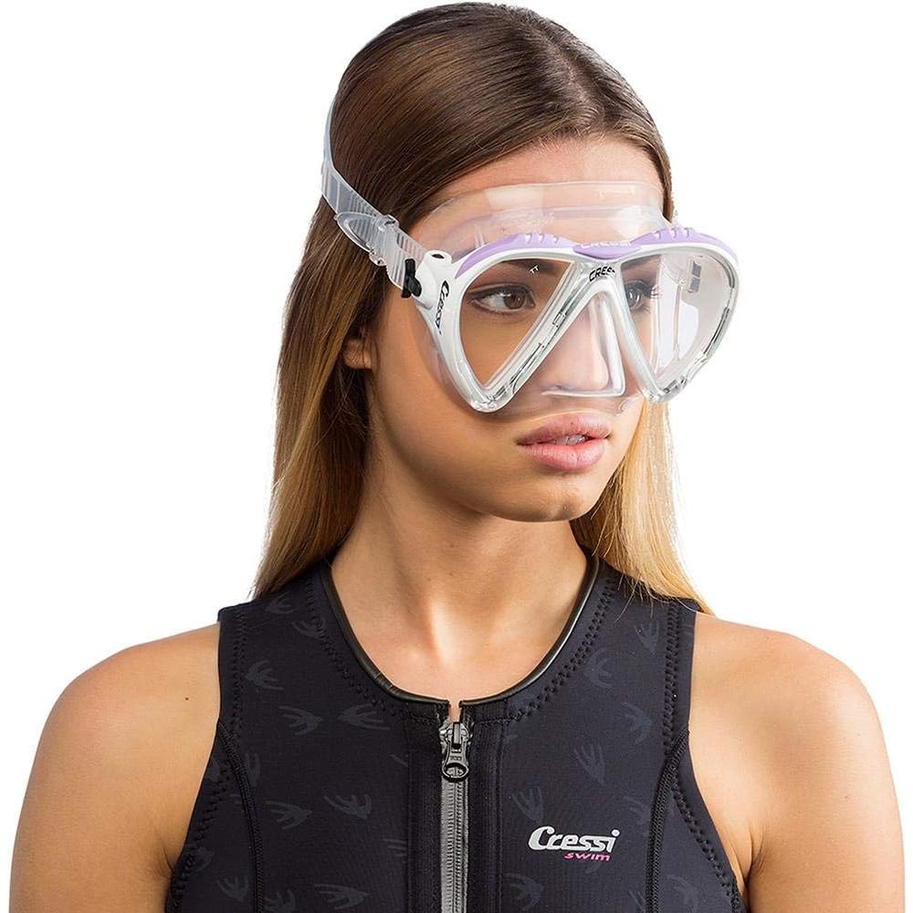 Wide vision tempered glass snorkel mask