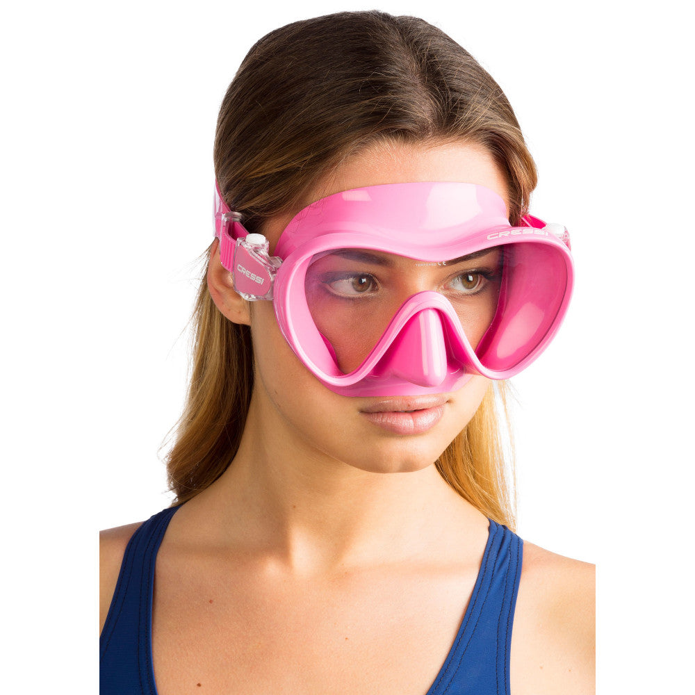 Best-selling Cressi F1 dive mask for scuba divers